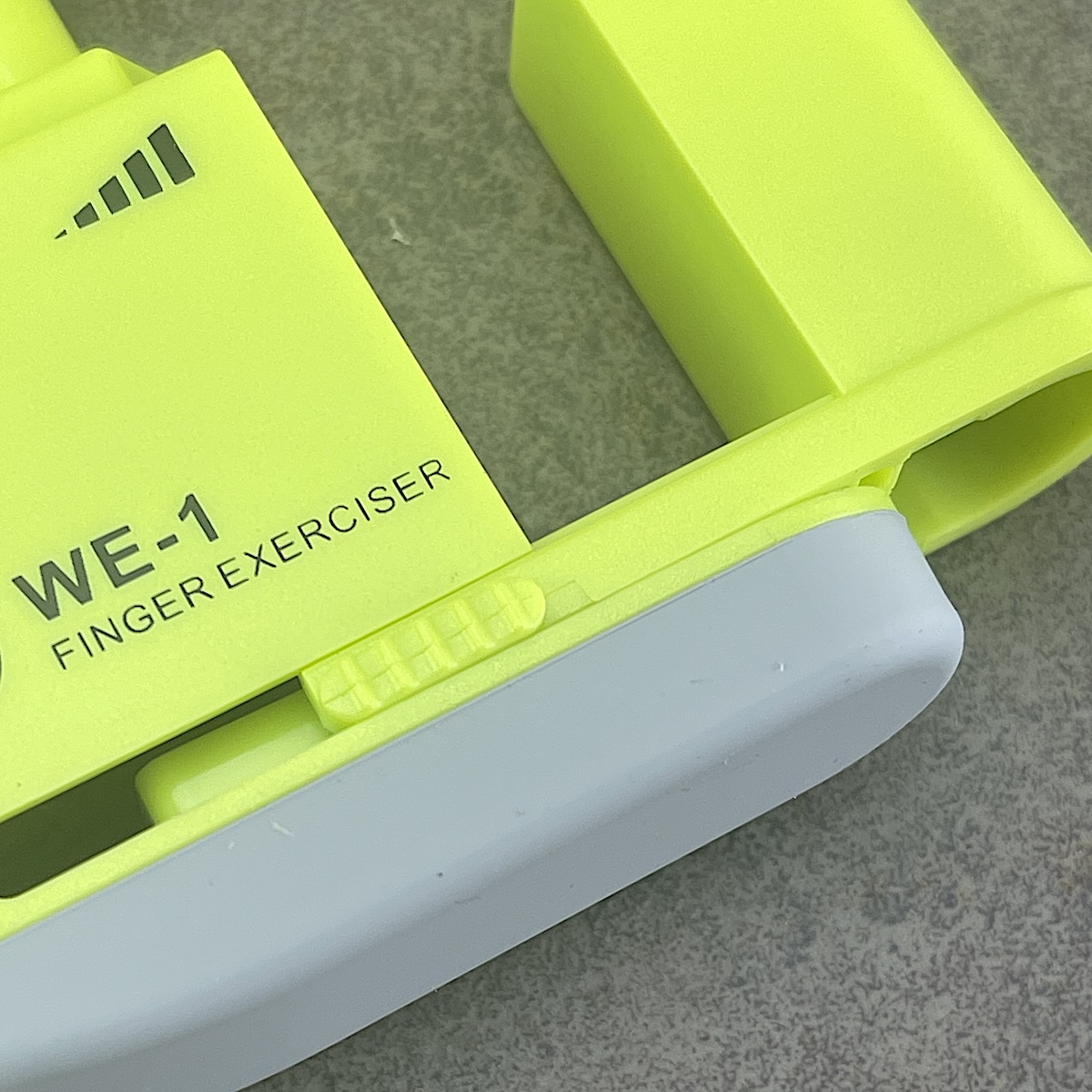 Finger Exerciser for Guitarists and Pianists Yellow WE-1 - Image 4