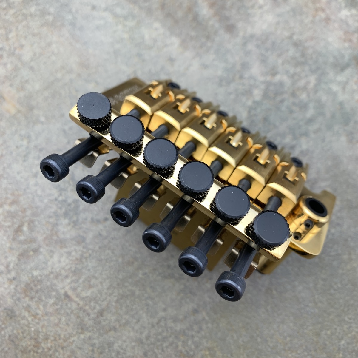 Gotoh Floyd Rose Locking Tremolo Set, Gold – 33mm Block (Extra, Not Original Part of Tremolo) - PGE1996TG/TB33 - Image 4